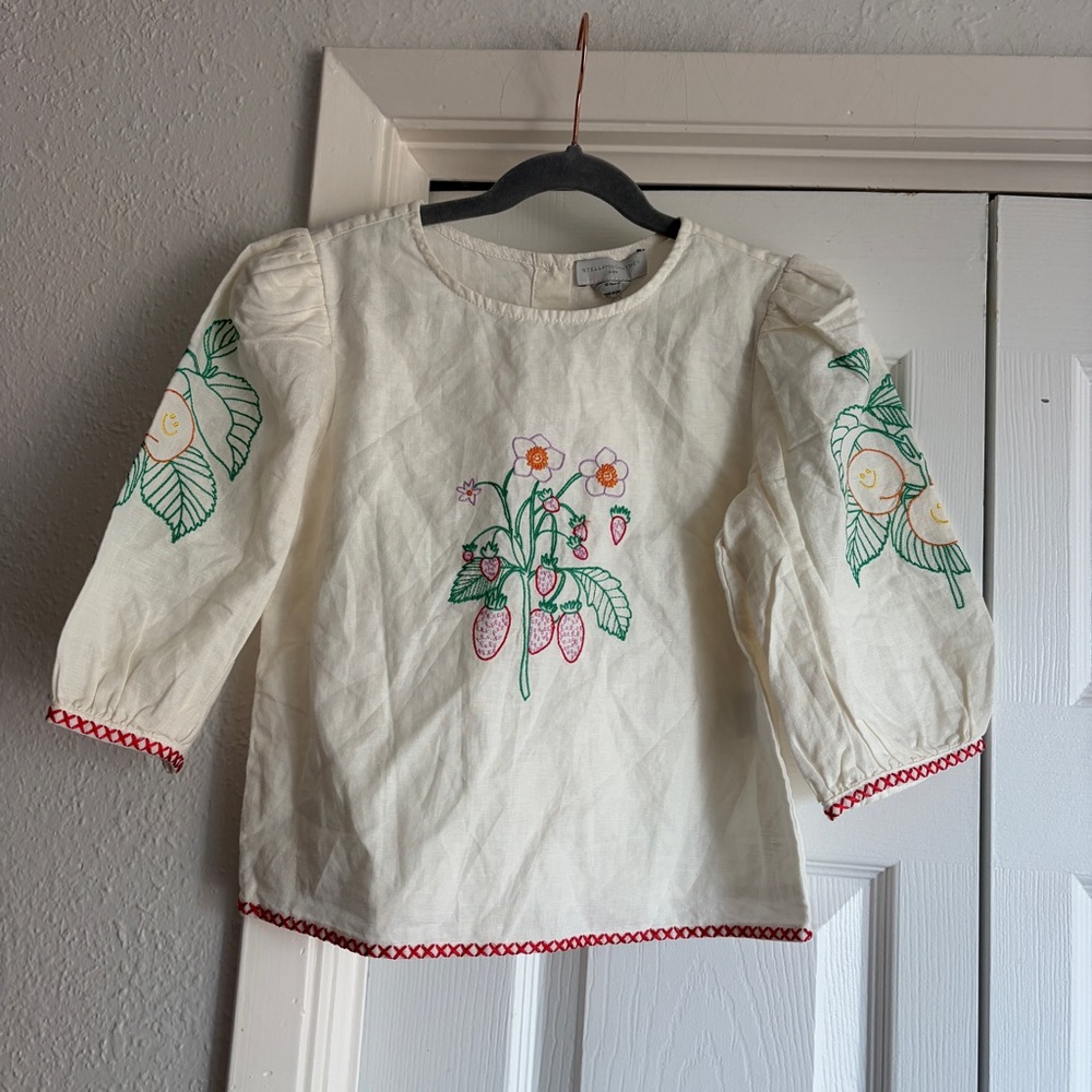 Stella McCartney Kids Embroidered Strawberry Linen Top